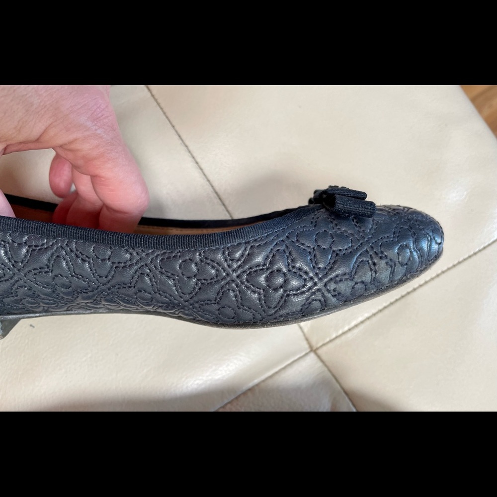 Tory Burch Quilted Marion Flats - Sophisticated Quiet Luxury - Gently worn. - Picture 8 of 11